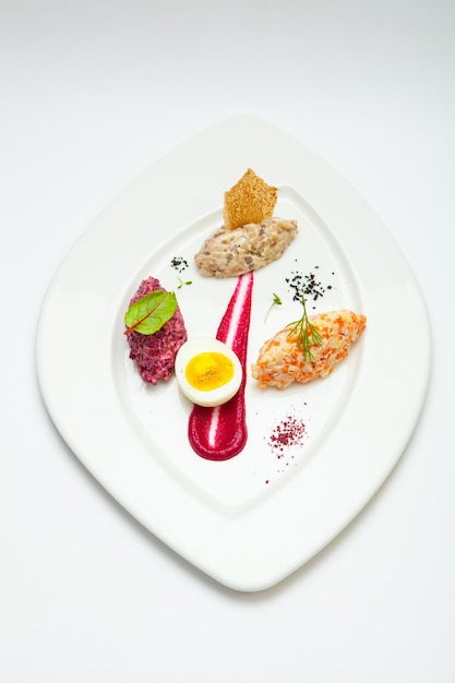 Nowoczesna kuchnia z daniem